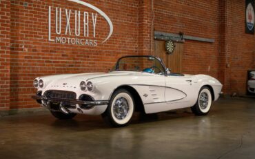 Chevrolet-Corvette-1961-4