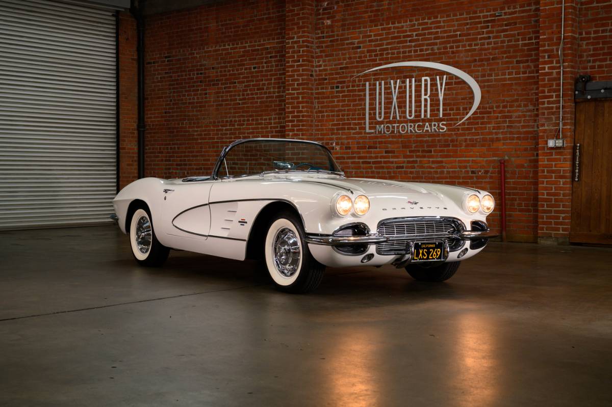 Chevrolet-Corvette-1961-7