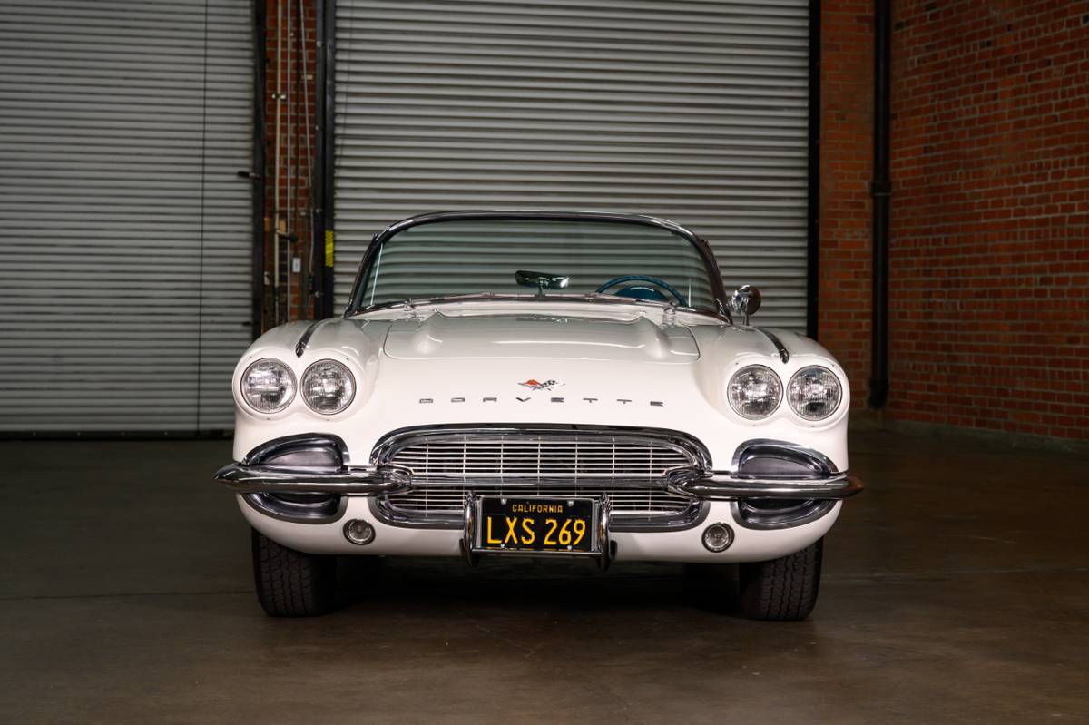 Chevrolet-Corvette-1961-9