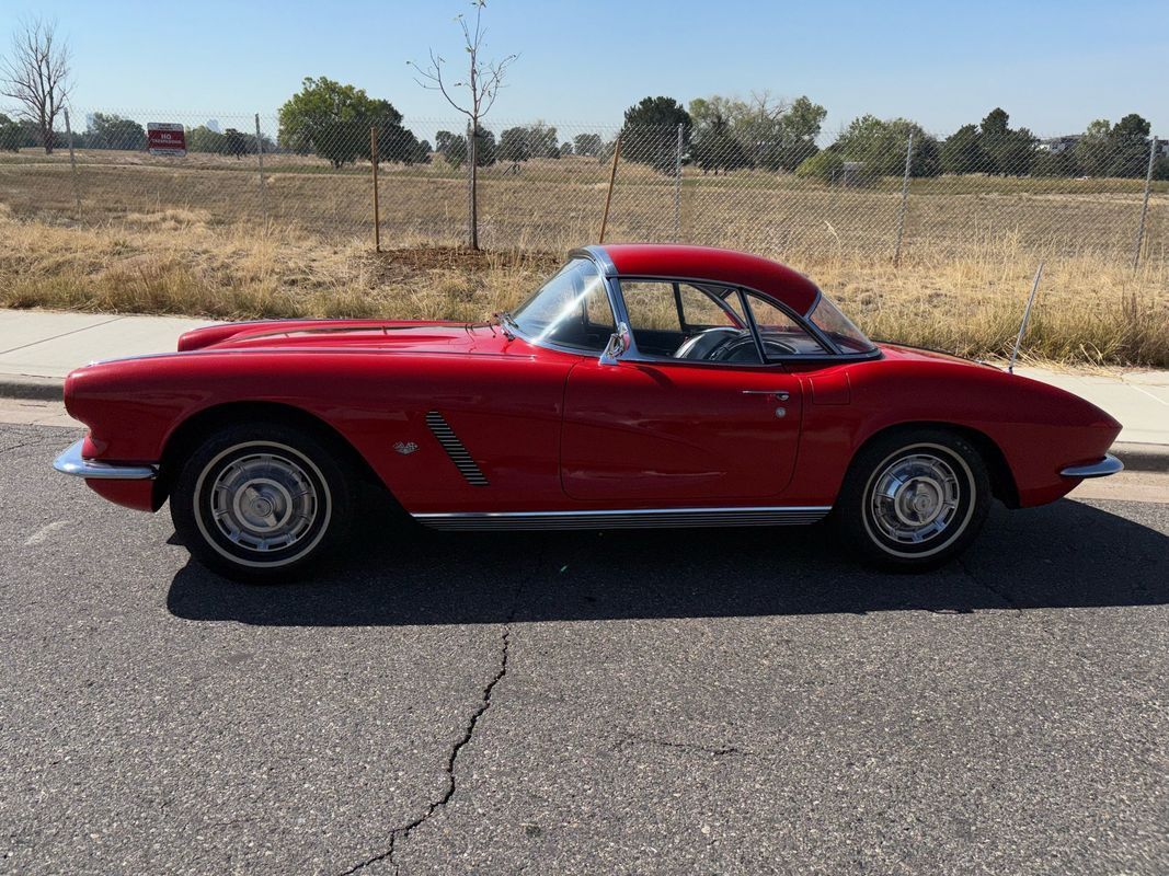 Chevrolet-Corvette-1962-1