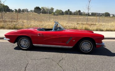 Chevrolet-Corvette-1962-2