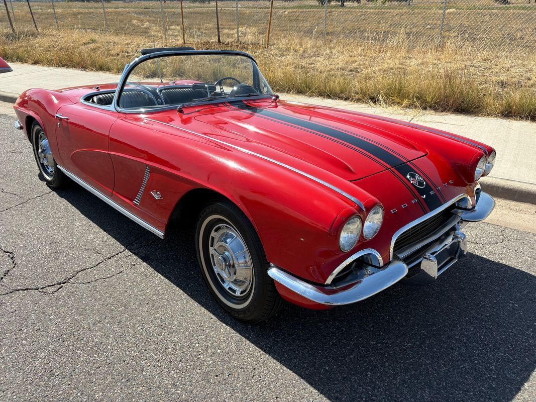 Chevrolet-Corvette-1962-21