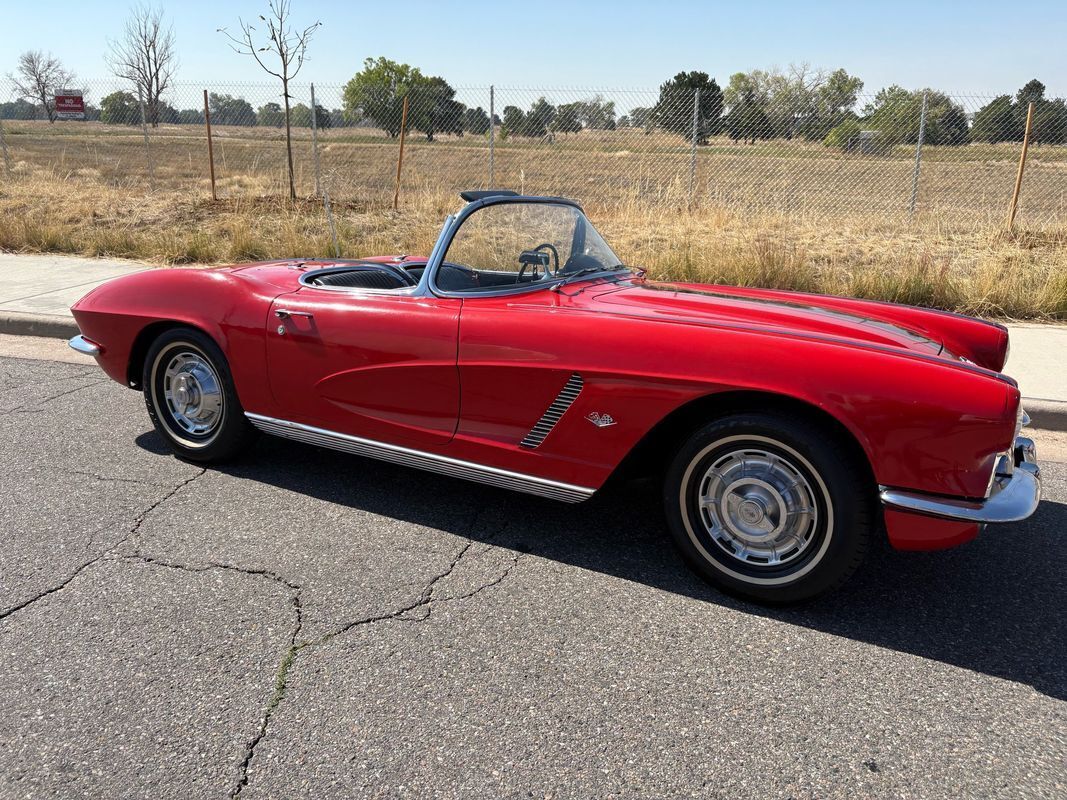 Chevrolet-Corvette-1962-22