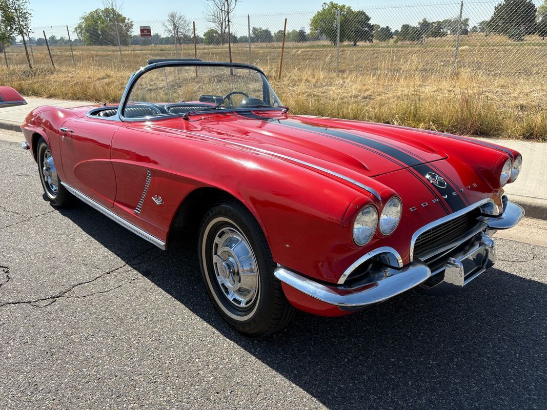 Chevrolet-Corvette-1962-23