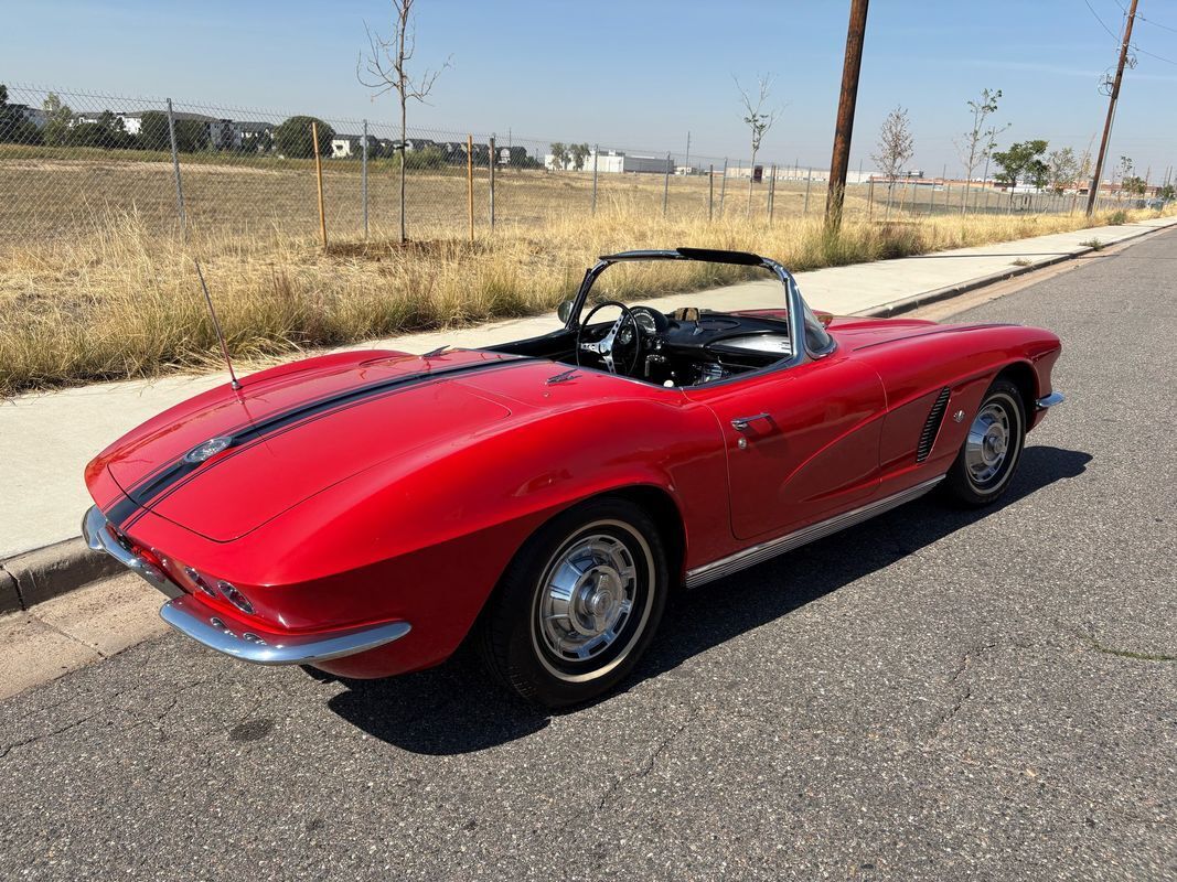 Chevrolet-Corvette-1962-26