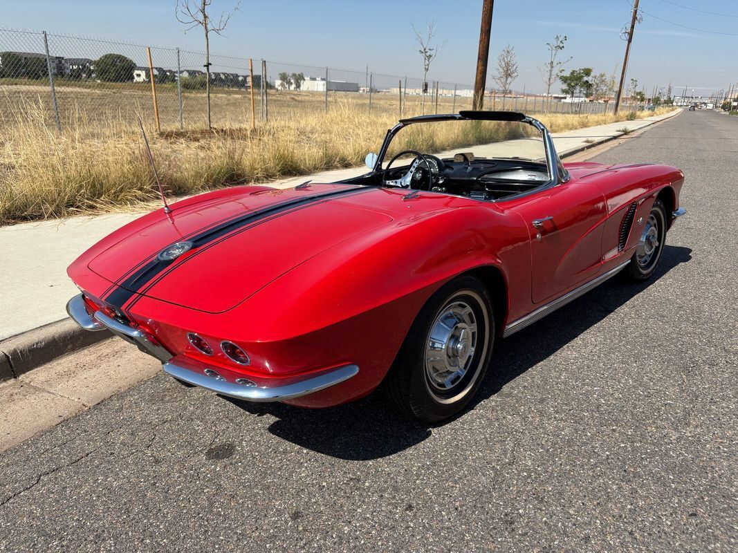 Chevrolet-Corvette-1962-27