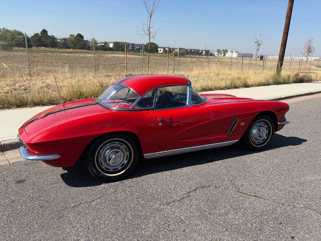 Chevrolet-Corvette-1962-29