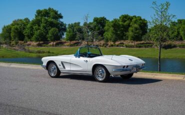 Chevrolet-Corvette-1962-3