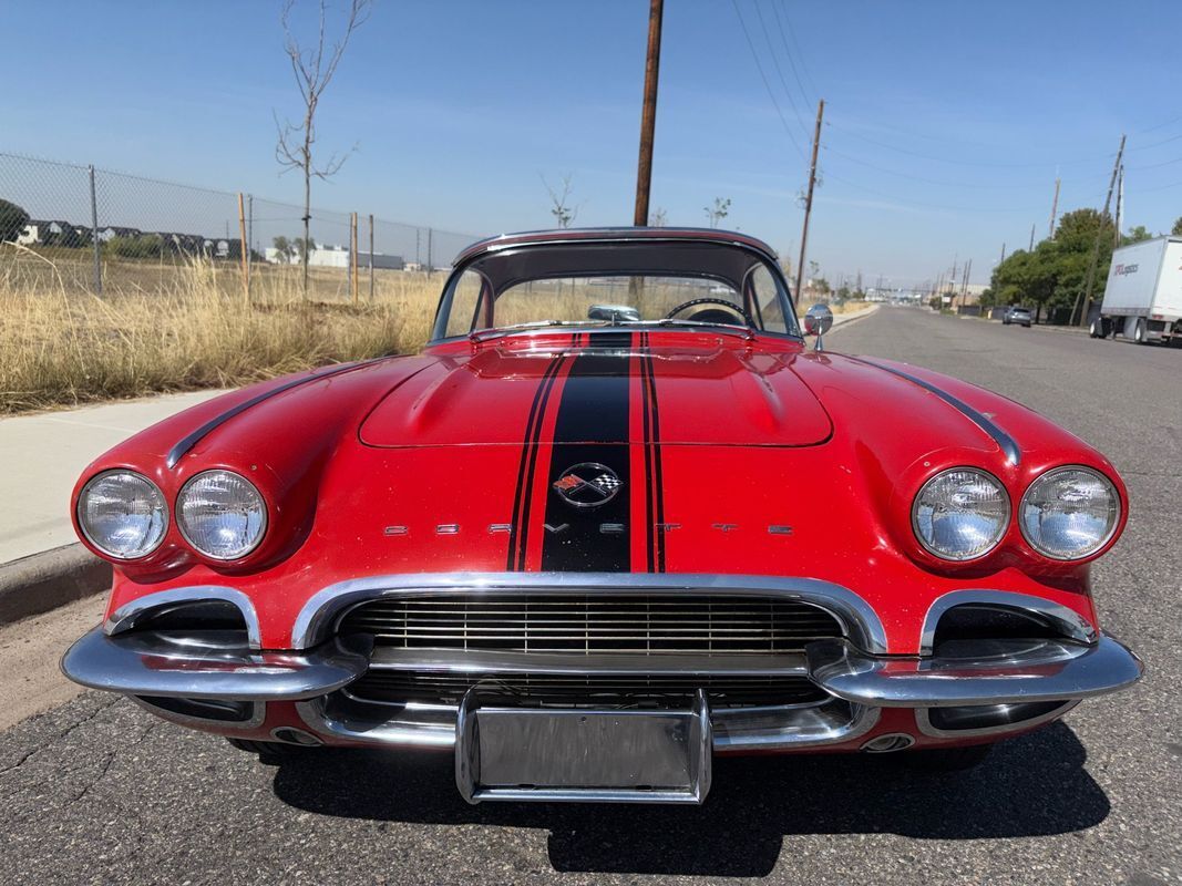 Chevrolet-Corvette-1962-30