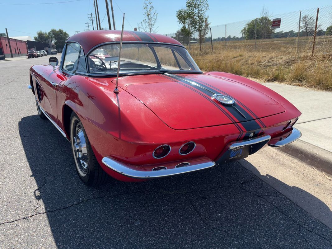 Chevrolet-Corvette-1962-37