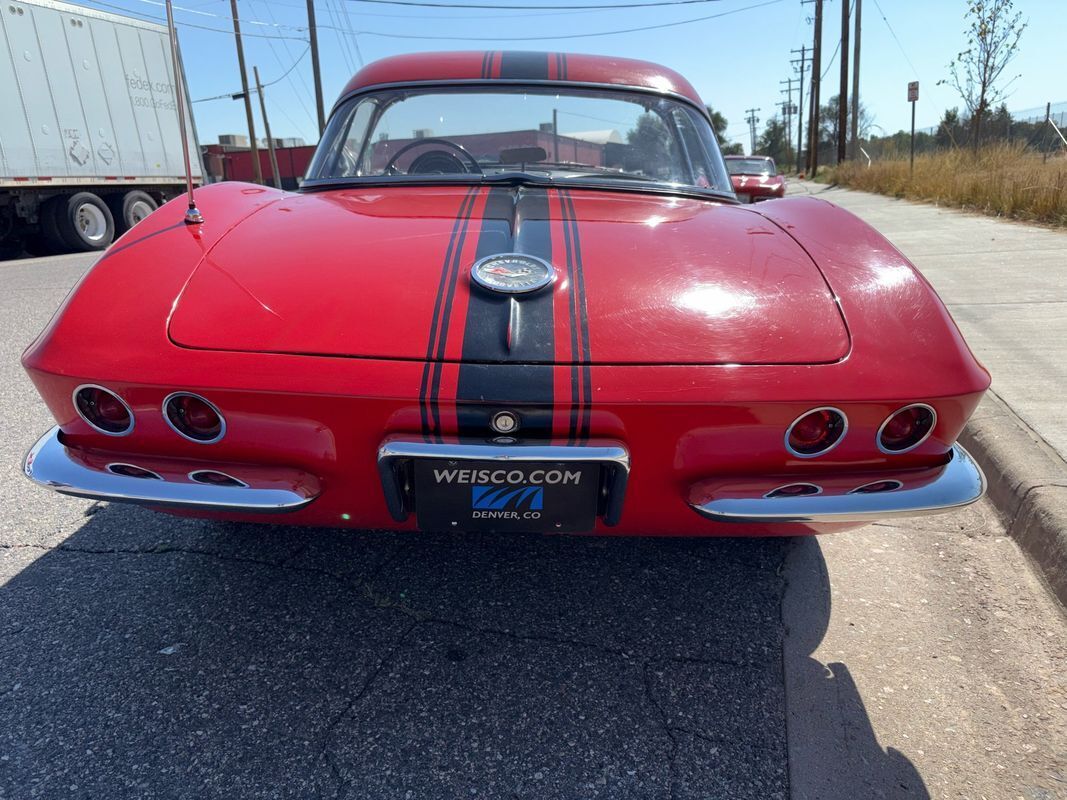 Chevrolet-Corvette-1962-38