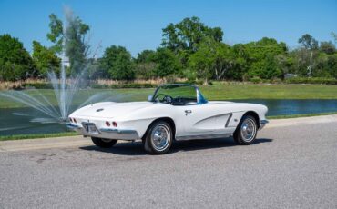 Chevrolet-Corvette-1962-4