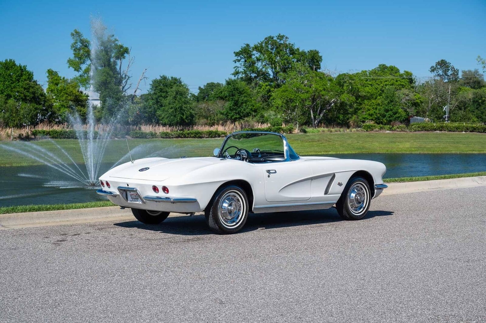 Chevrolet-Corvette-1962-4