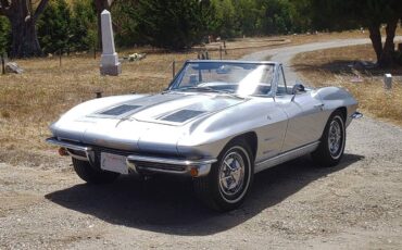 Chevrolet-Corvette-1963