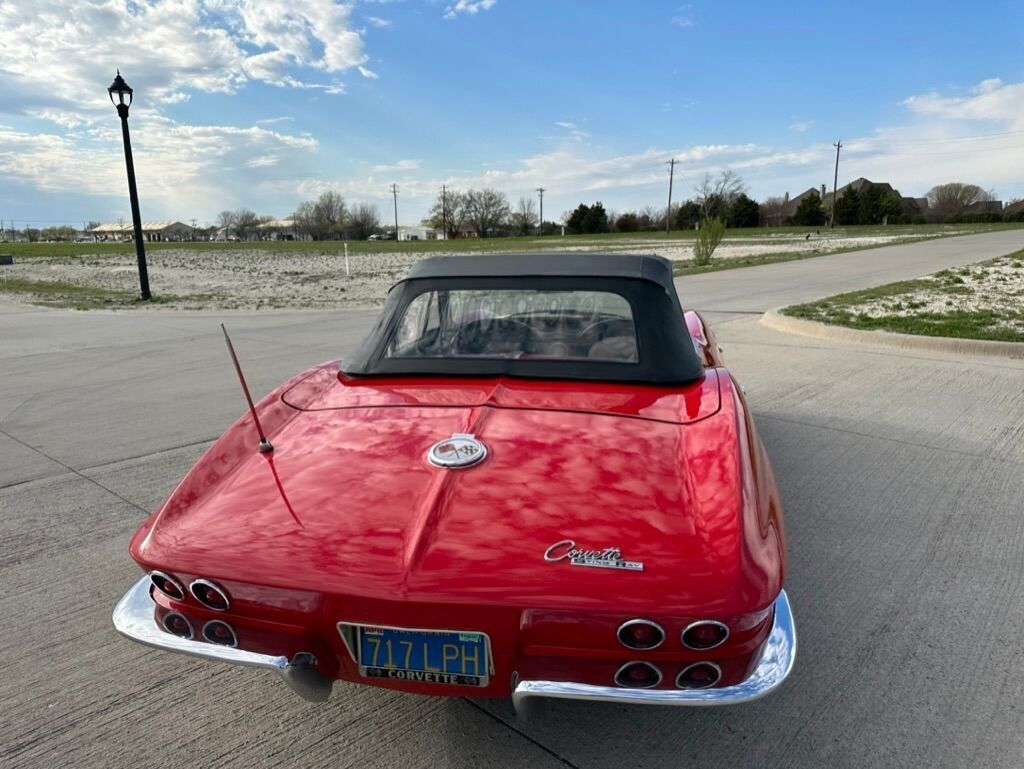 Chevrolet-Corvette-1963-39