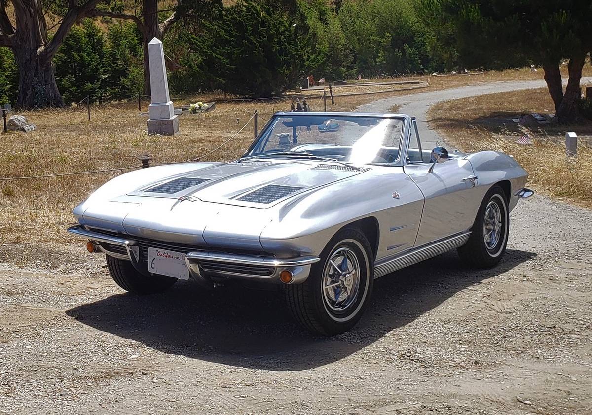 Chevrolet-Corvette-1963