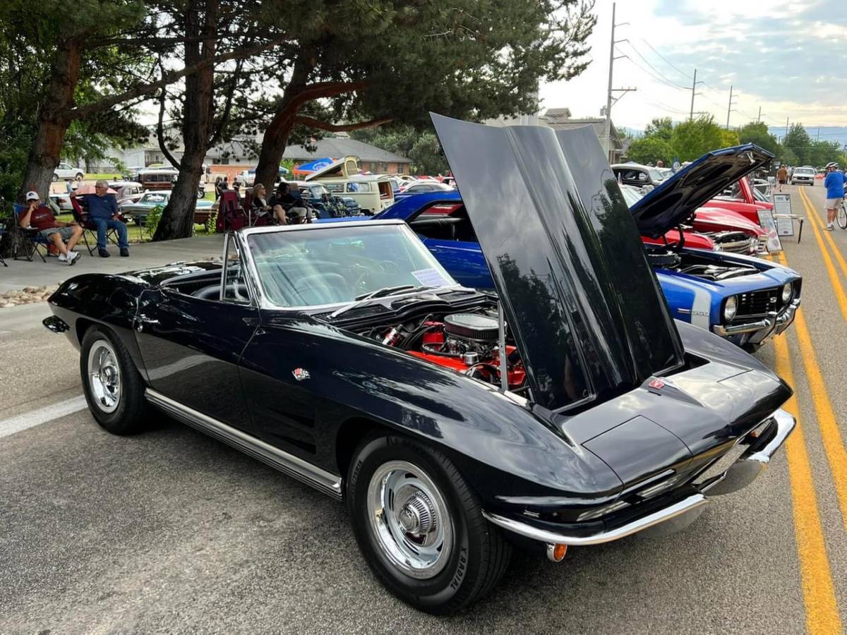 Chevrolet-Corvette-1964-1