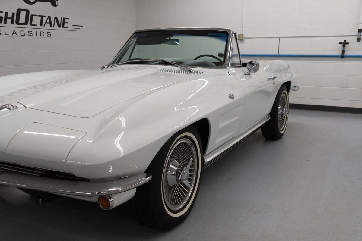 Chevrolet-Corvette-1964-13