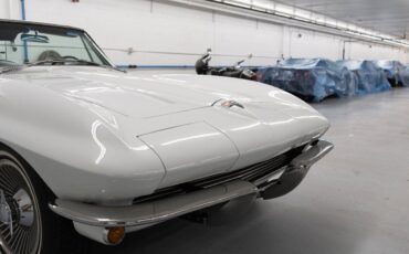 Chevrolet-Corvette-1964-17