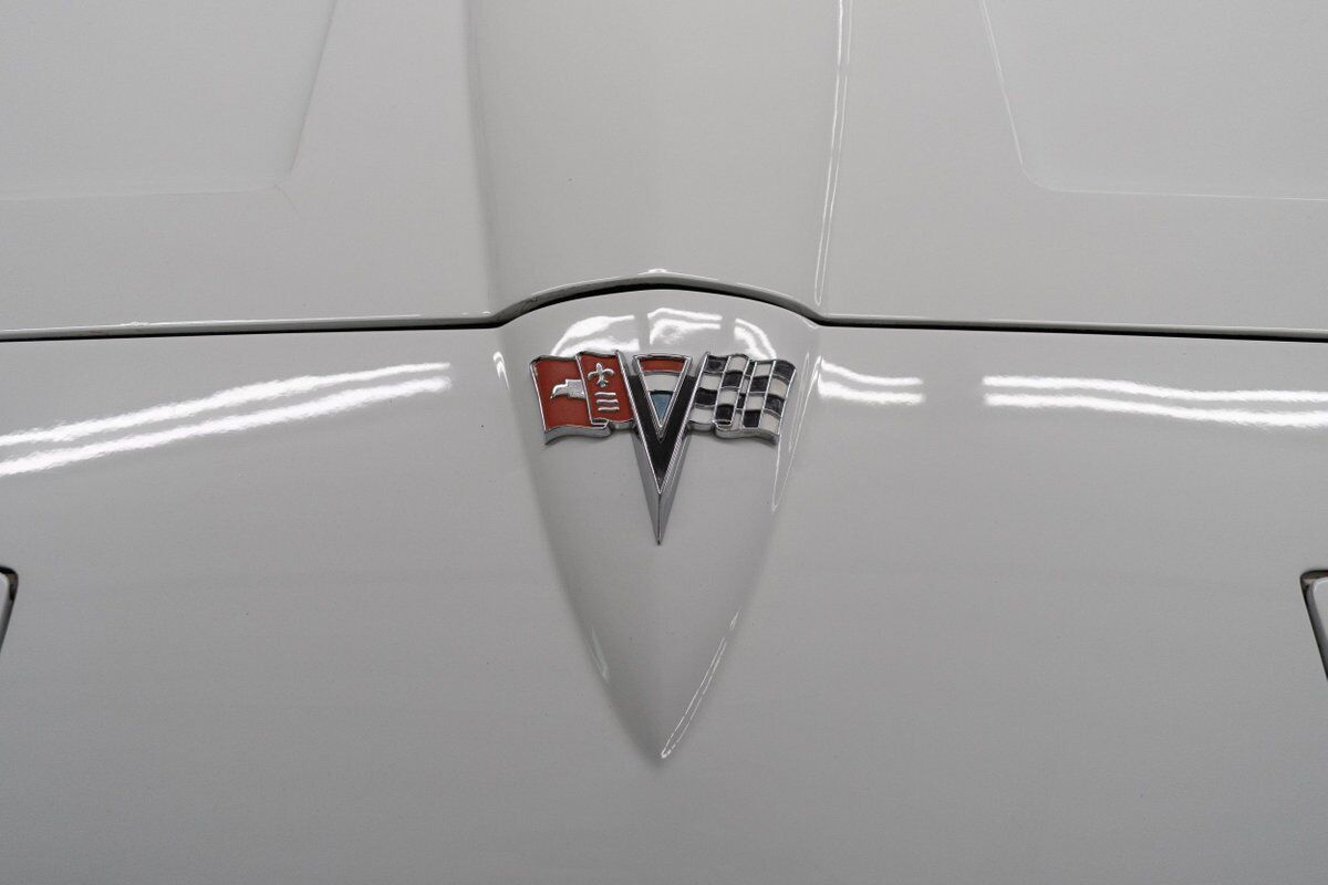 Chevrolet-Corvette-1964-24