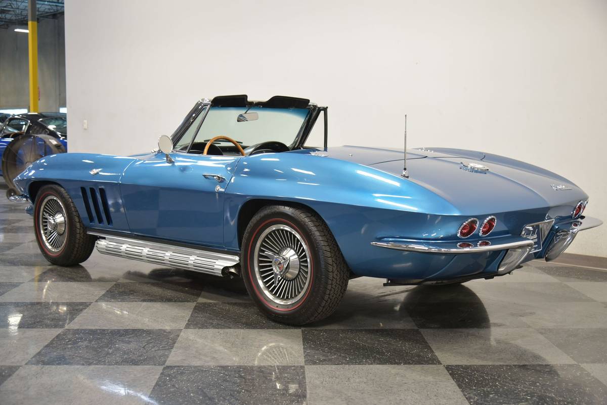 Chevrolet-Corvette-1965-22