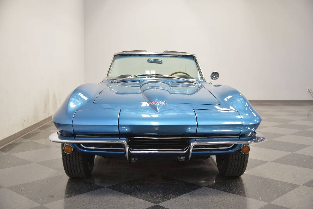 Chevrolet-Corvette-1965-4