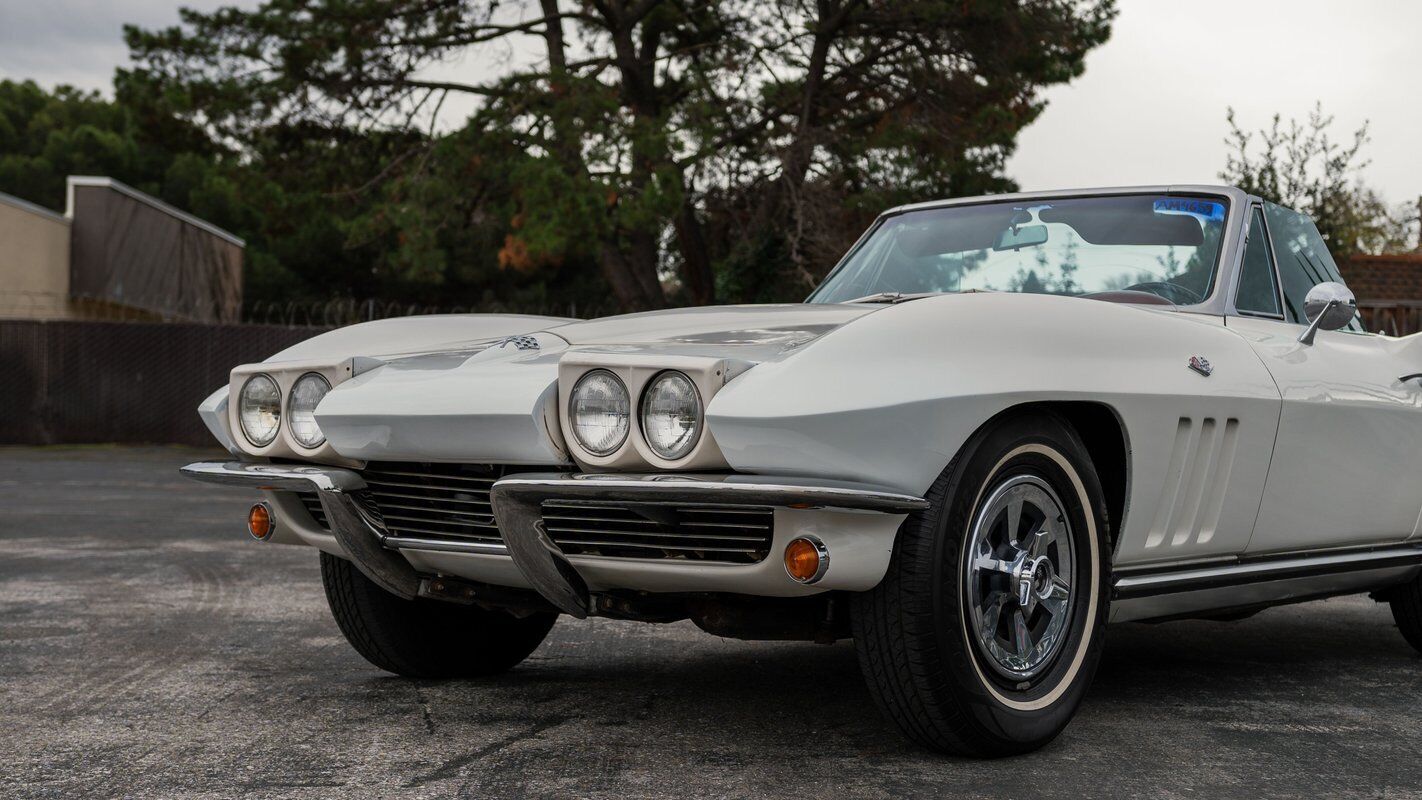 Chevrolet-Corvette-1965-4