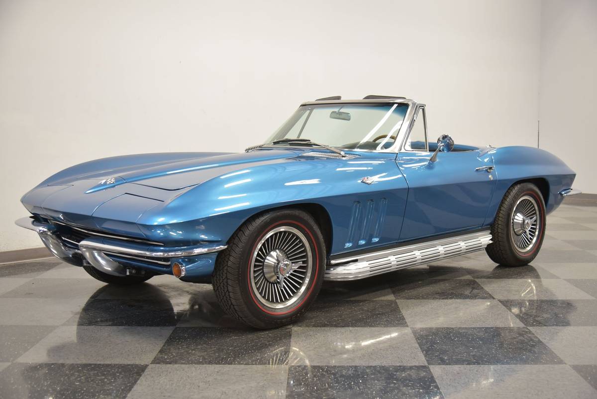 Chevrolet-Corvette-1965