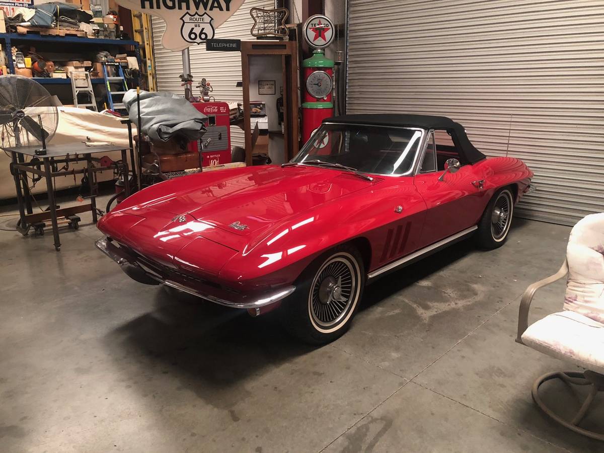 Chevrolet-Corvette-1966-10