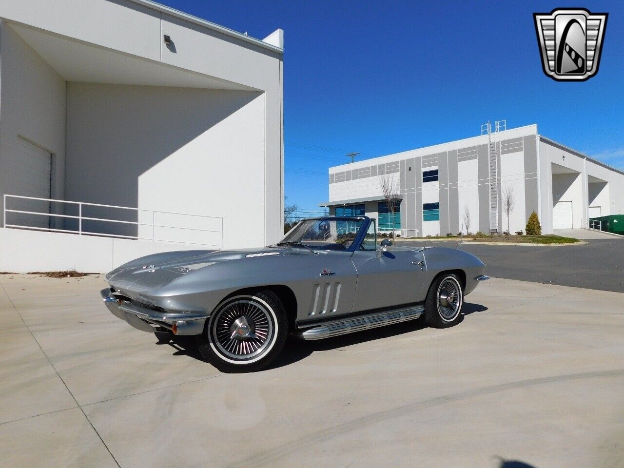 Chevrolet-Corvette-1966-2