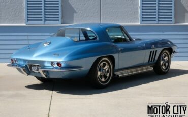 Chevrolet-Corvette-1966-2