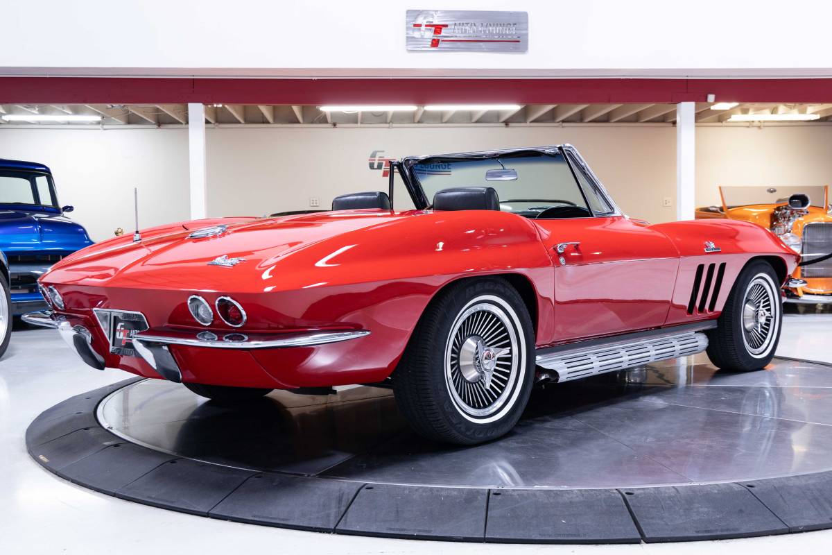 Chevrolet-Corvette-1966-5