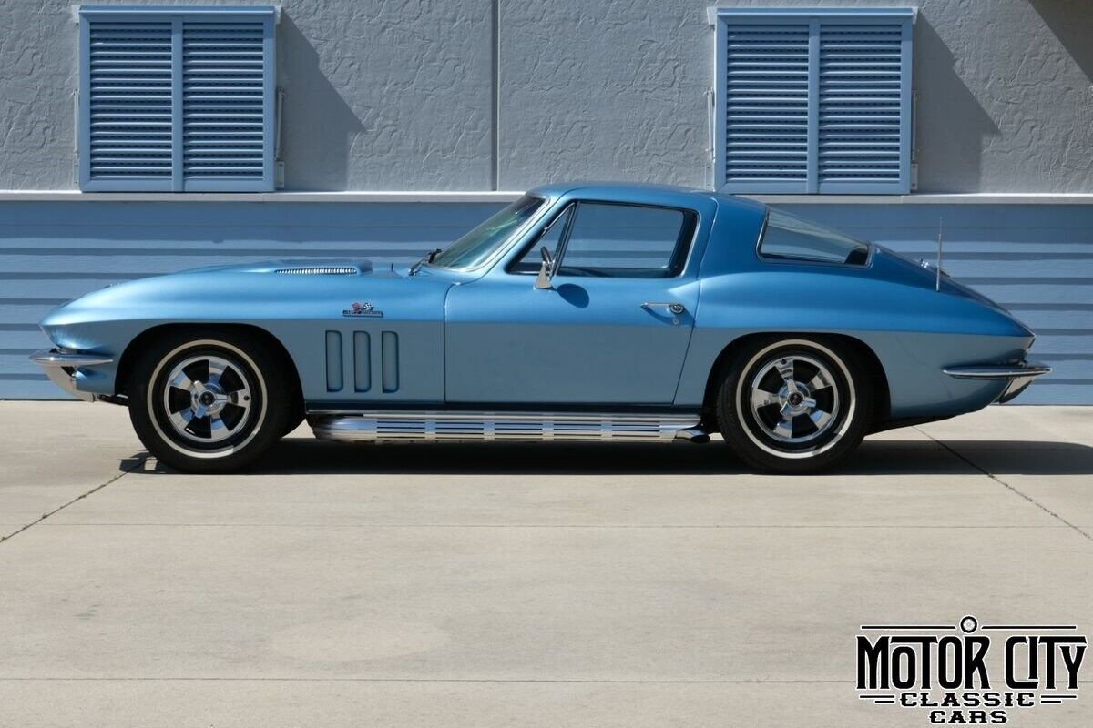 Chevrolet-Corvette-1966-5