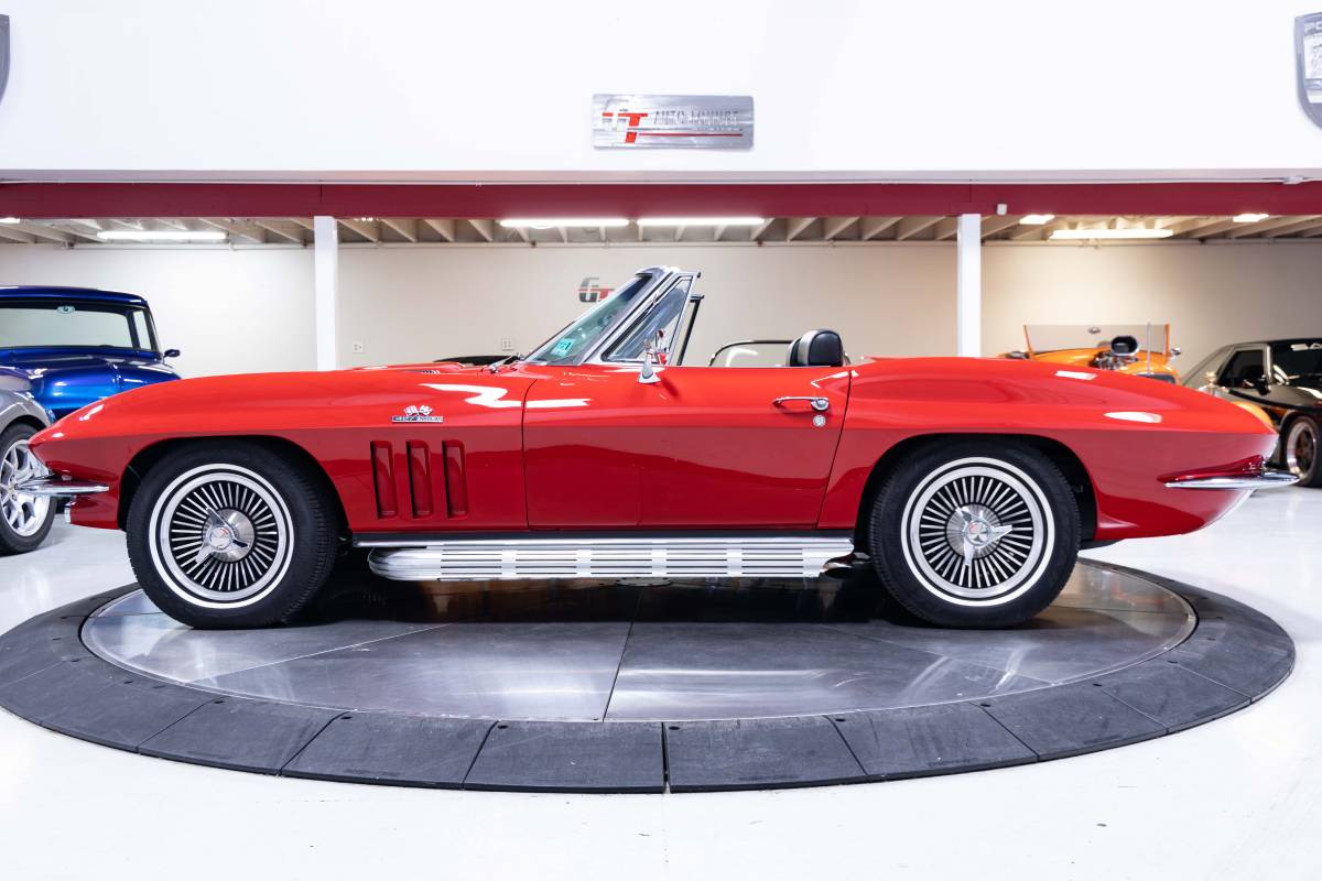 Chevrolet-Corvette-1966-8