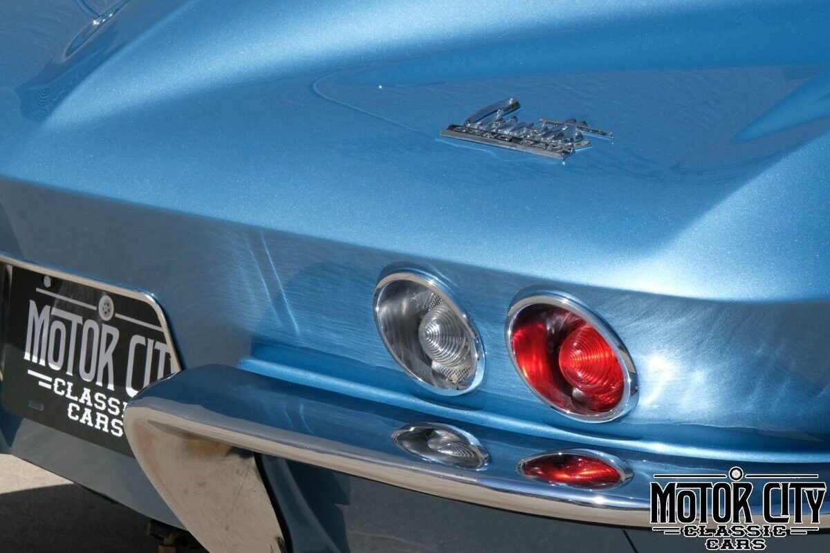 Chevrolet-Corvette-1966-9