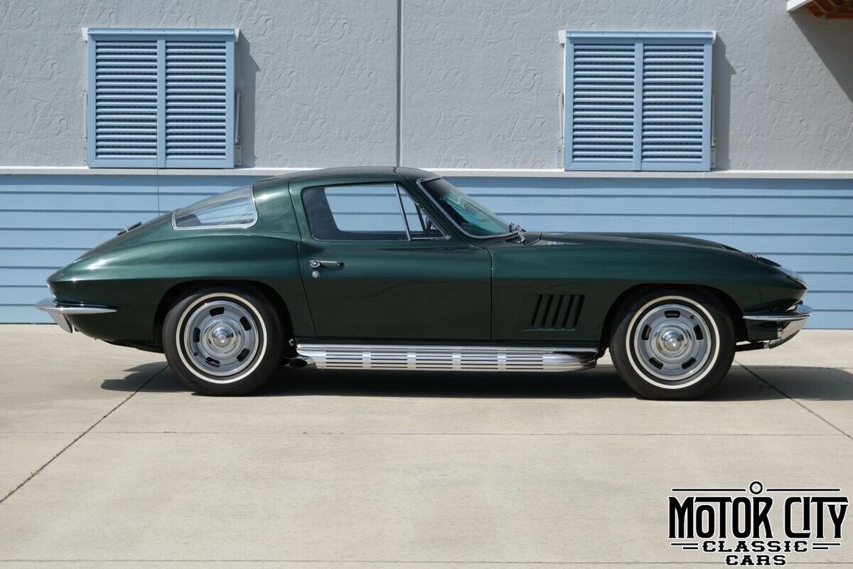 Chevrolet-Corvette-1967-1