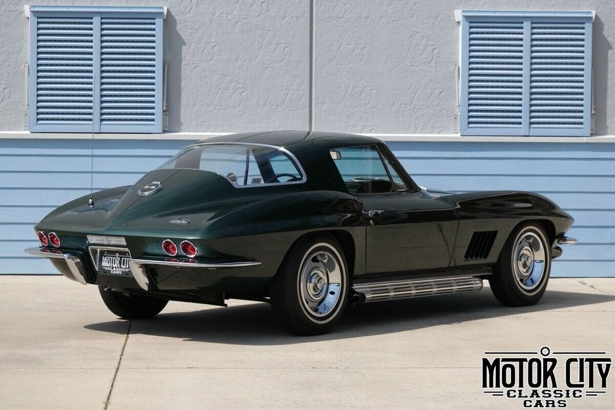 Chevrolet-Corvette-1967-2