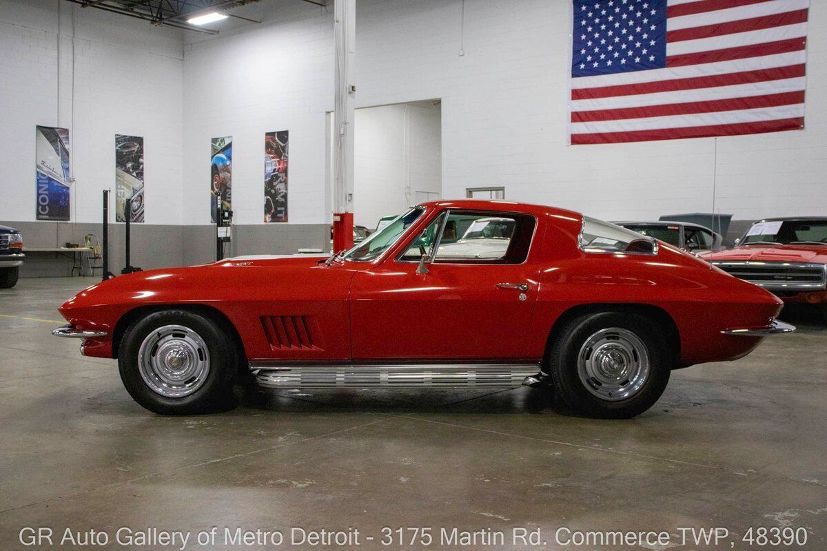 Chevrolet-Corvette-1967-2