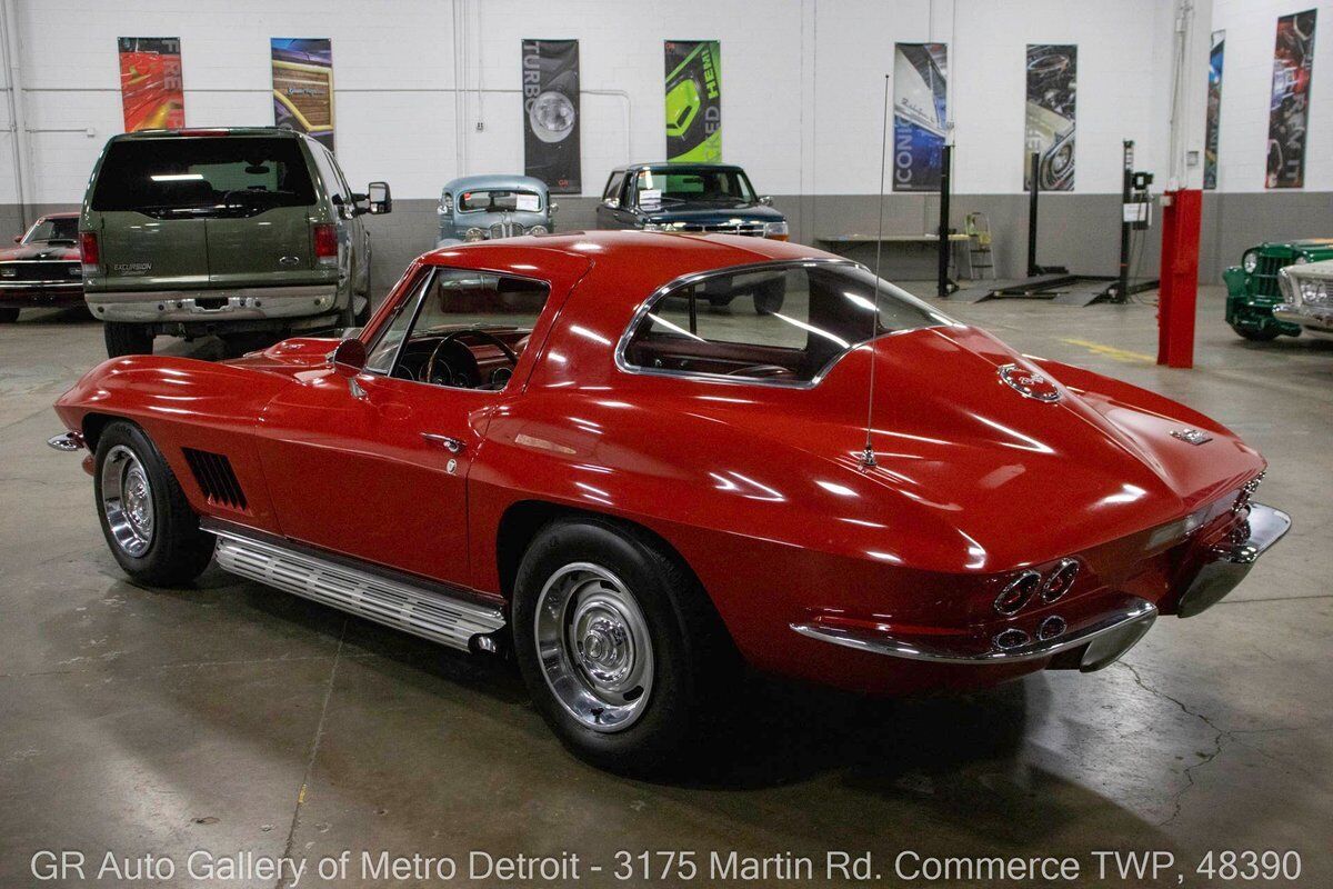 Chevrolet-Corvette-1967-3