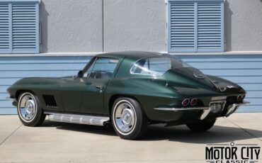 Chevrolet-Corvette-1967-4