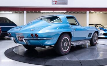 Chevrolet-Corvette-1967-4