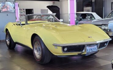 Chevrolet-Corvette-1968-1