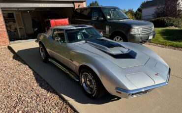 Chevrolet-Corvette-1969-1