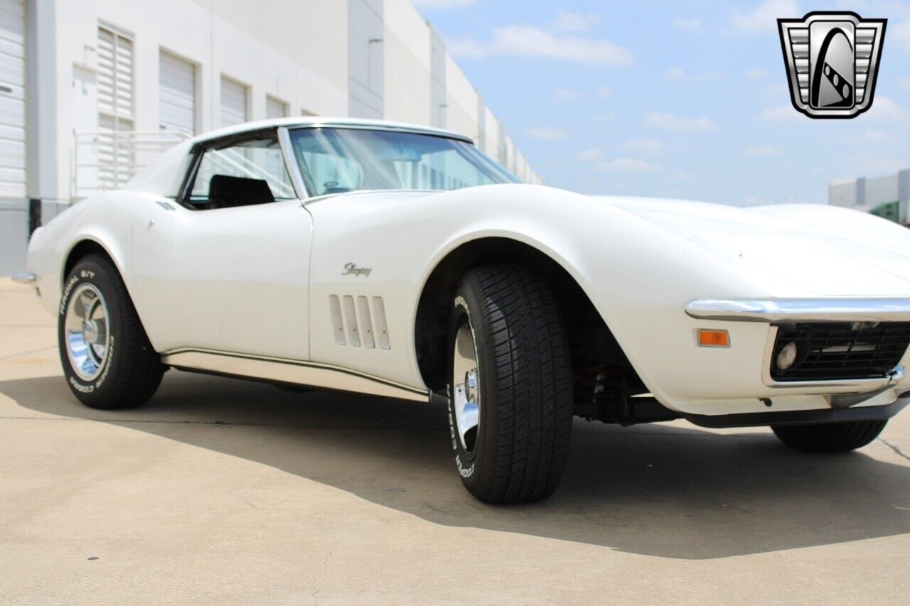 Chevrolet-Corvette-1969-10