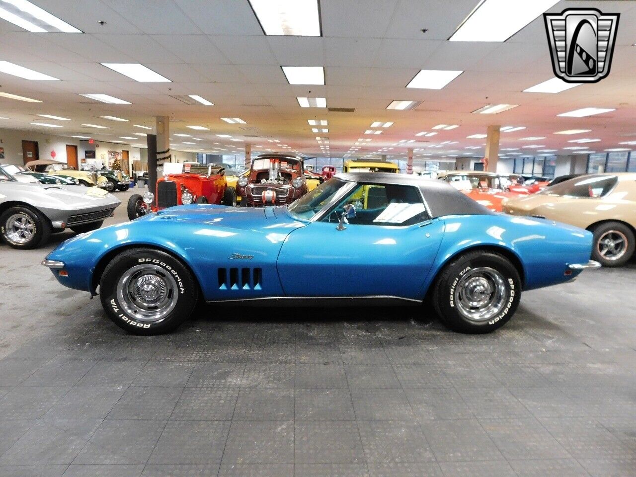 Chevrolet-Corvette-1969-2