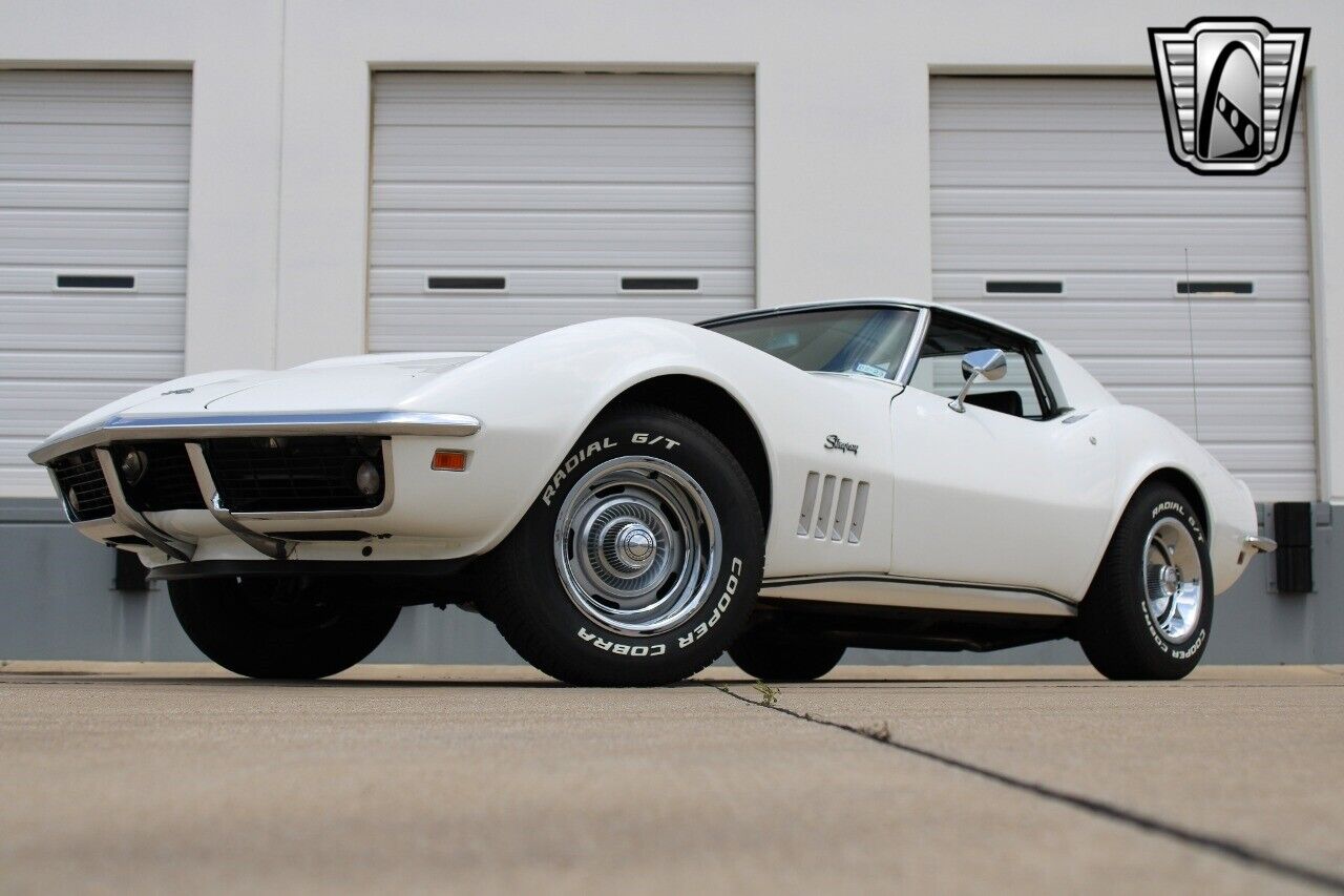 Chevrolet-Corvette-1969-3