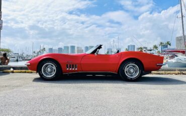 Chevrolet-Corvette-1969-3