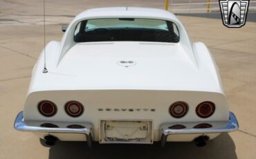 Chevrolet-Corvette-1969-4