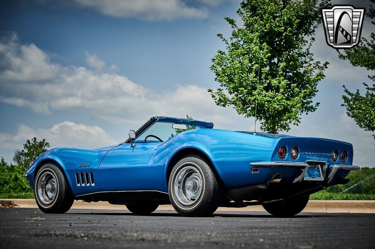 Chevrolet-Corvette-1969-4