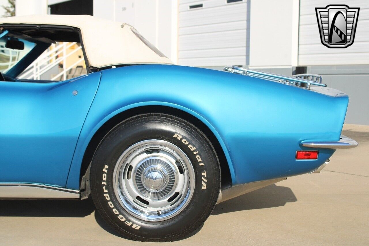 Chevrolet-Corvette-1970-10